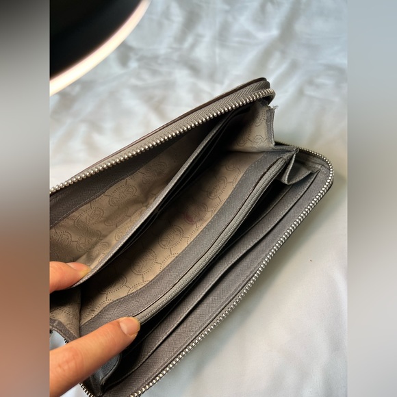 Michael Kors Snakeskin Continental Wallet w/Wristlet - Excellent Condition! - Picture 8 of 10